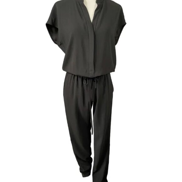 Aritzia Babaton BLack Jumpsuit size extra small - Picture 1 of 8